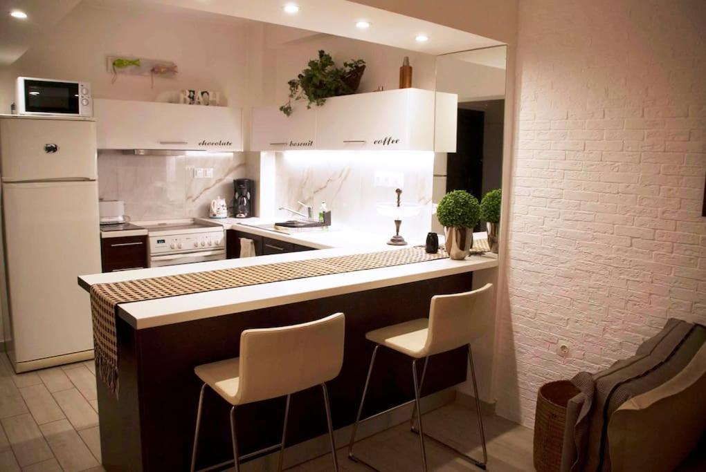 The Excellent Home Athena Bagian luar foto